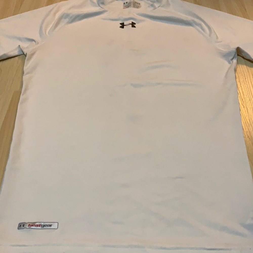 Under Armour Men’s Compression T-Shirt/Workout Shirt - Size LG (SLIM FIT)